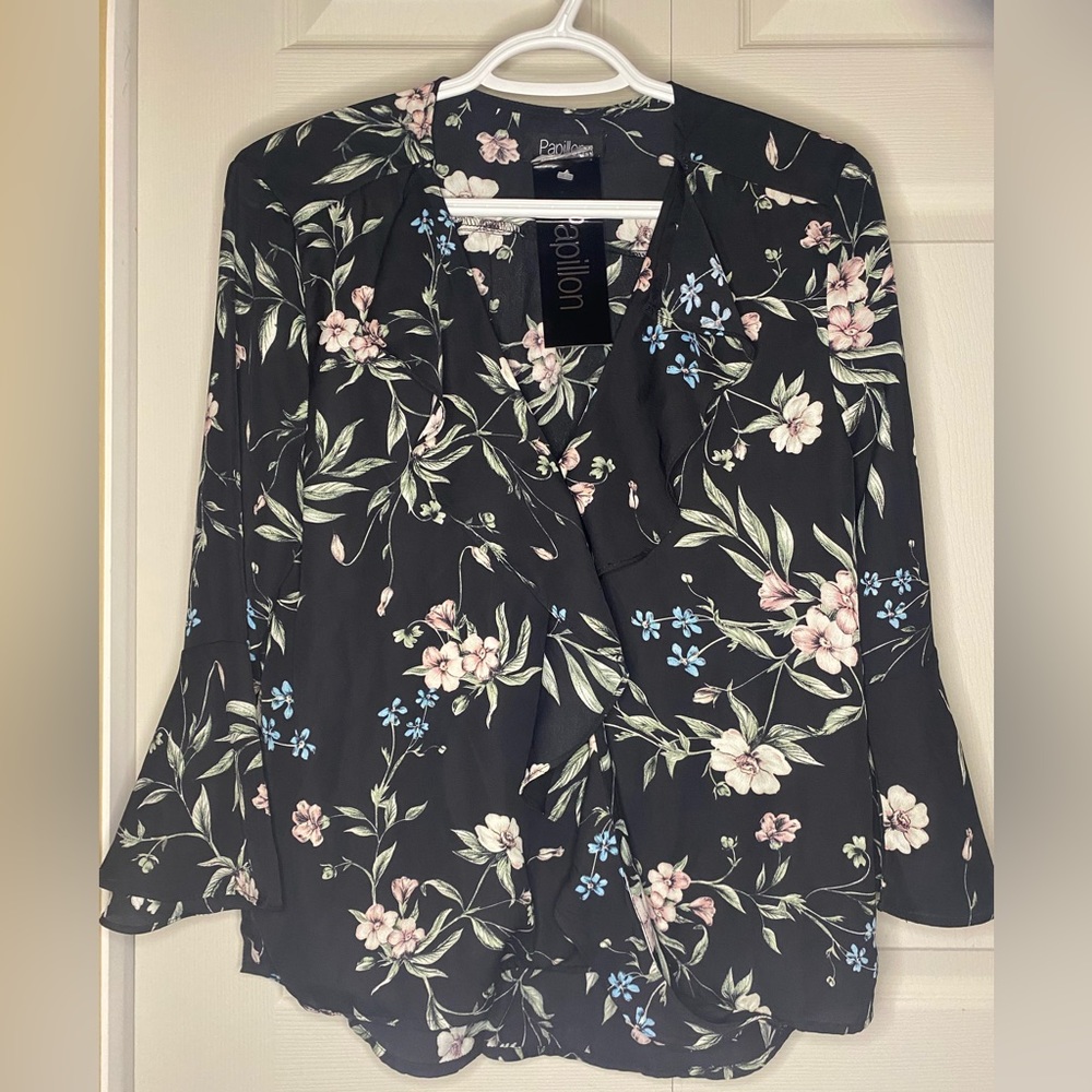 2/$25 NWT Papillon Floral Blouse